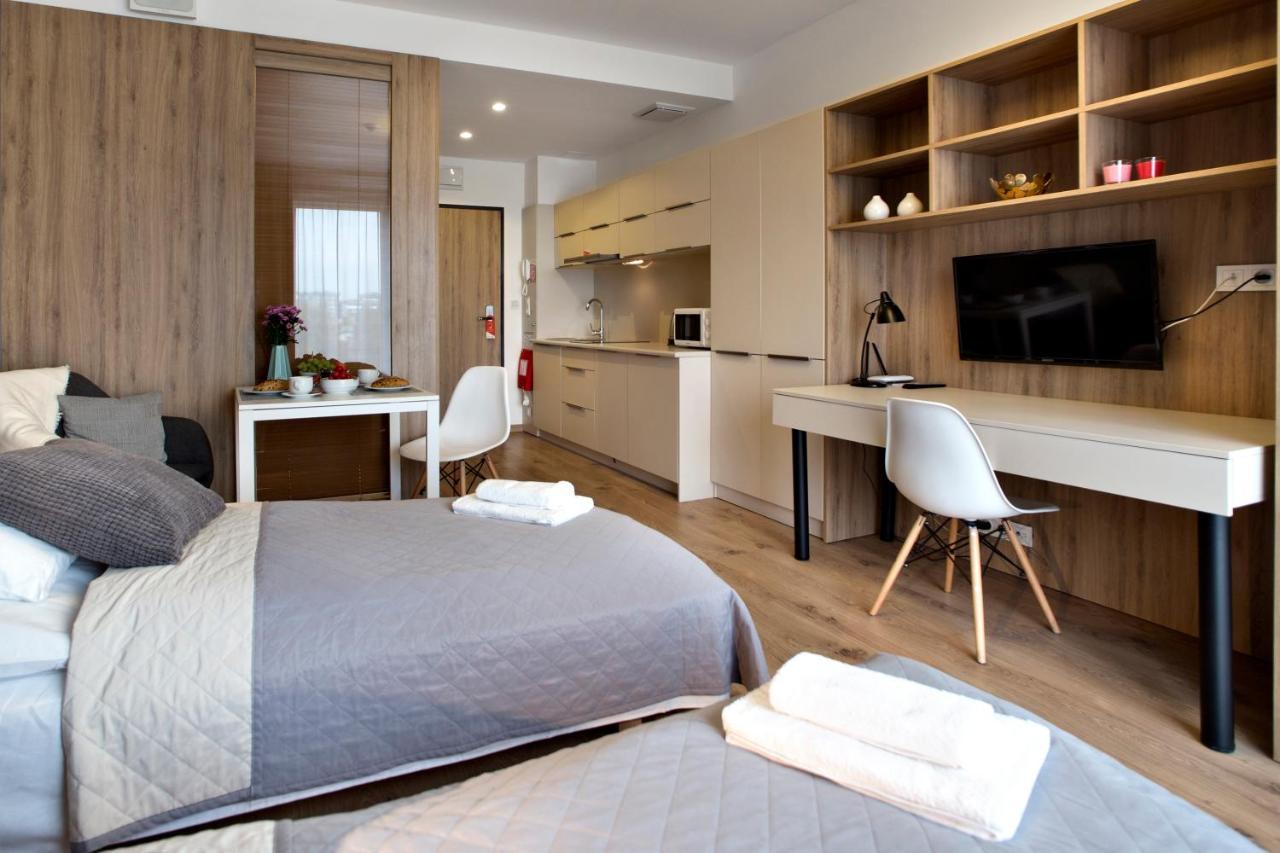 Wolska Serviced Apartments Varsovia Exterior foto