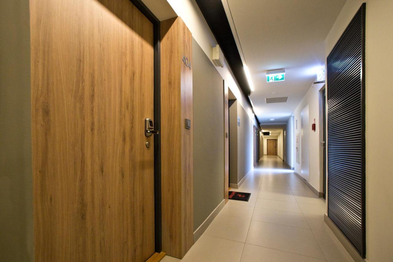Wolska Serviced Apartments Varsovia Exterior foto