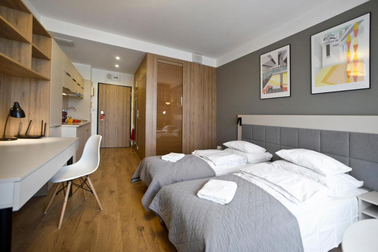 Wolska Serviced Apartments Varsovia Exterior foto