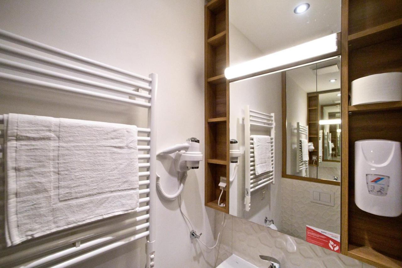 Wolska Serviced Apartments Varsovia Exterior foto